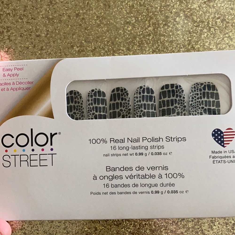 Color Street Hiss & Makeup